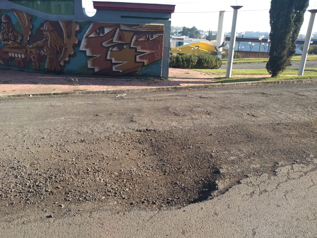 Asfalto com problemas no Parque Industrial