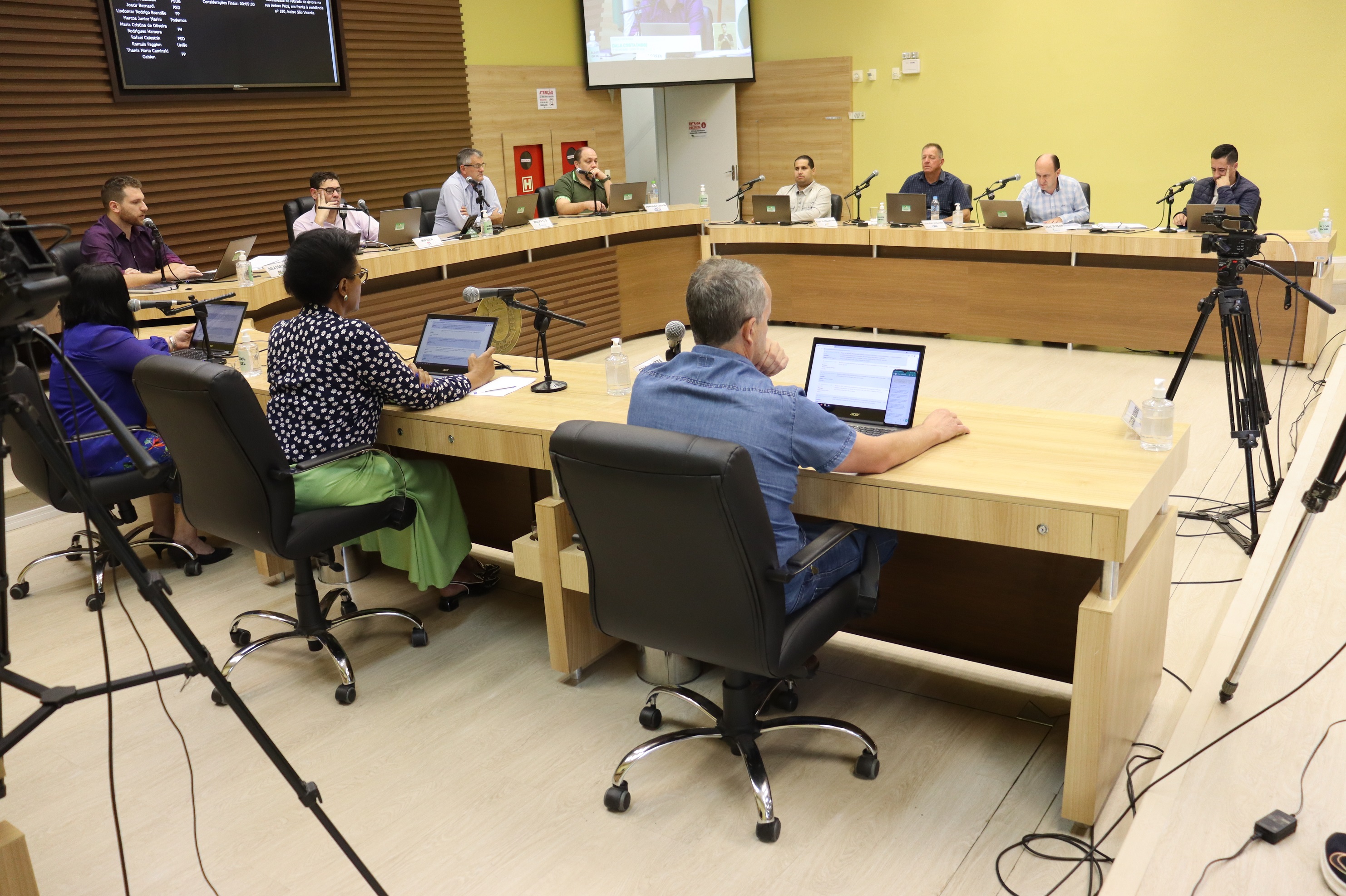 Aprovado projeto para colocação de placas de sinalização e de conteúdo trilíngue nos portais eletrônicos da Administração Municipal 