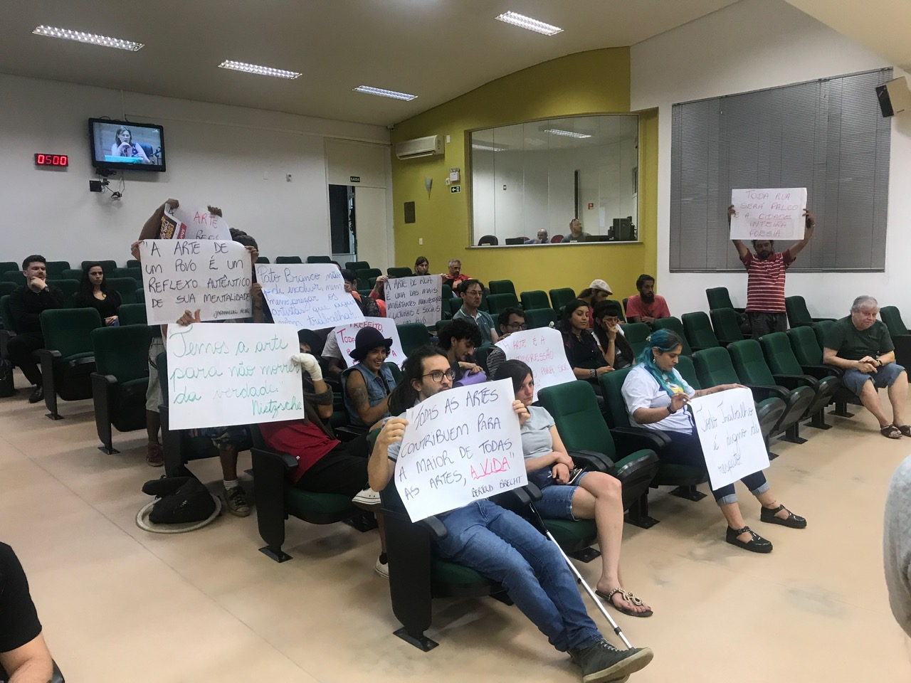 Audiência Pública na Câmara debate a atuação dos artistas de rua em Pato Branco