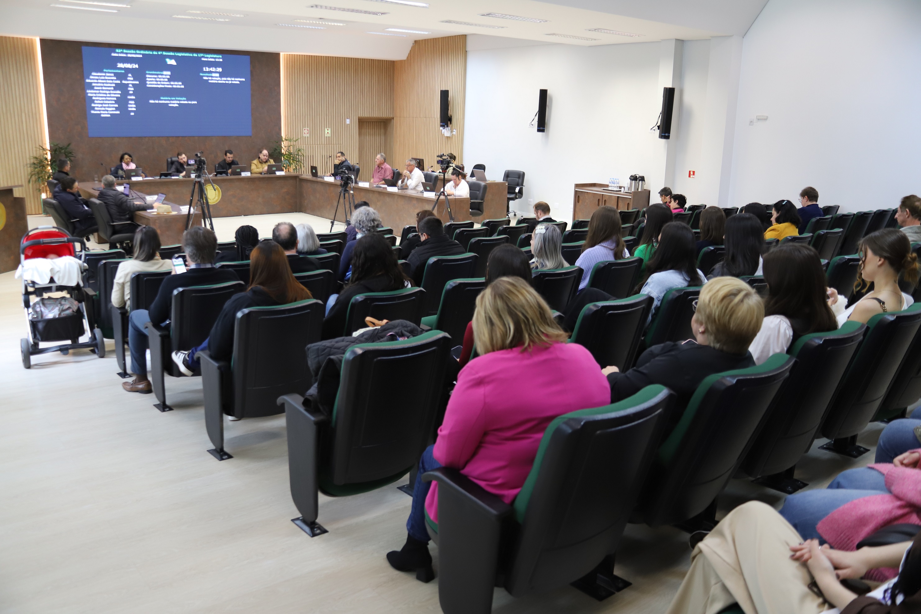 Legislativo homenageia Dr. Angelo Wilson Vasco e Centro de Convivência receberá seu nome