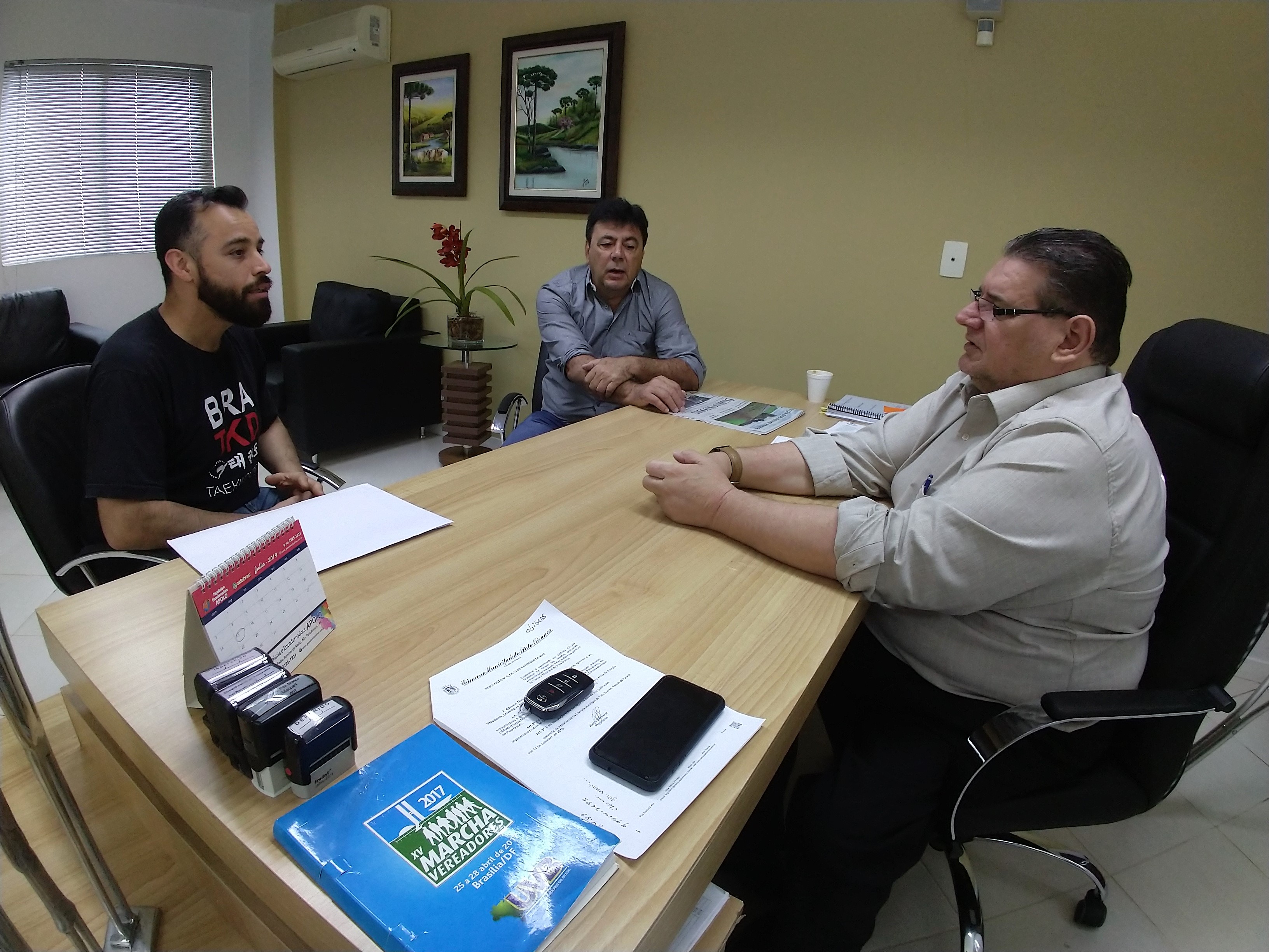 Maccari recebe Cantu e professor de Taekwondo para discutir projetos esportivos