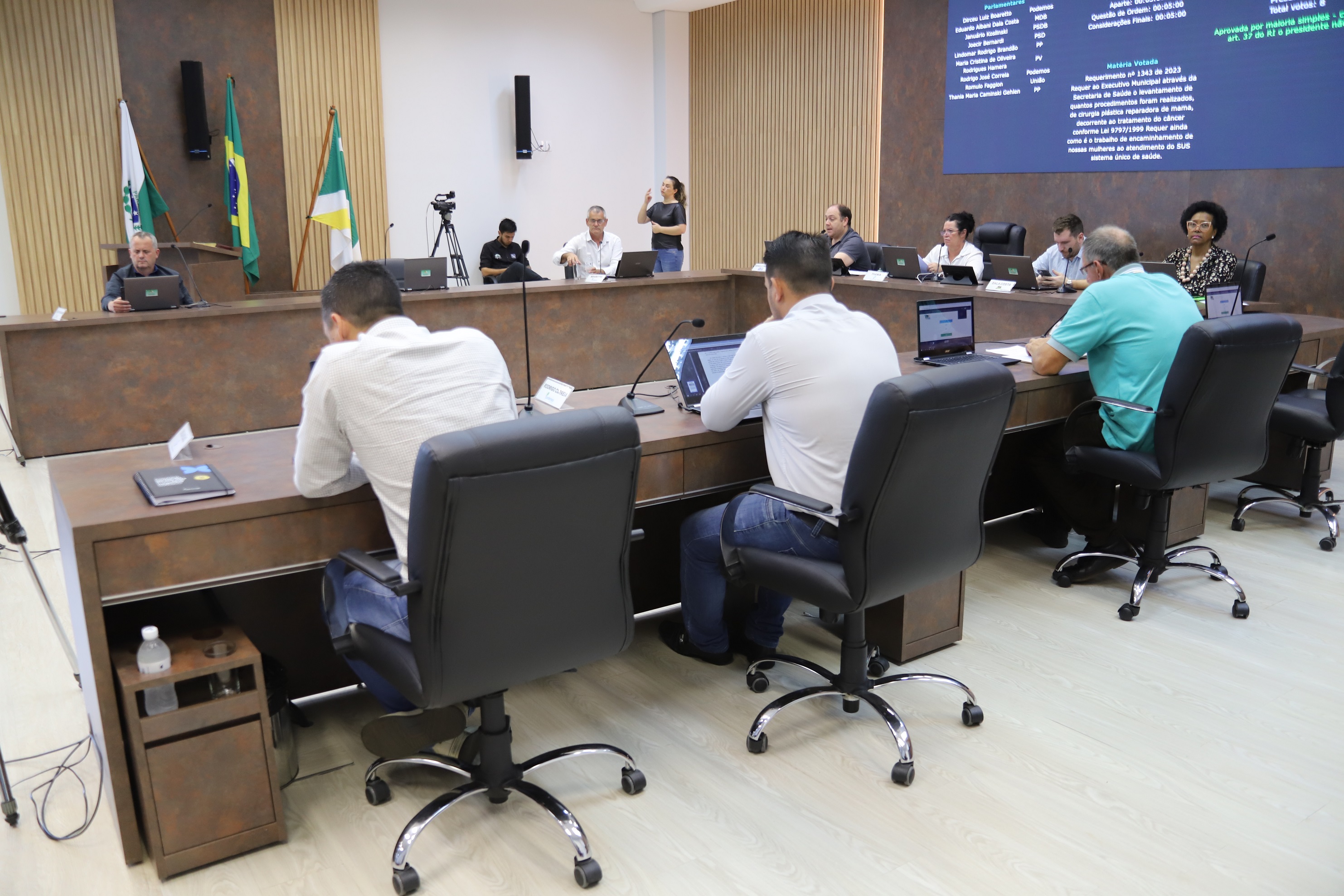 Praça Esportiva no bairro Planalto passa a ser chamada de "Reinaldo Ribeiro de Trindade"