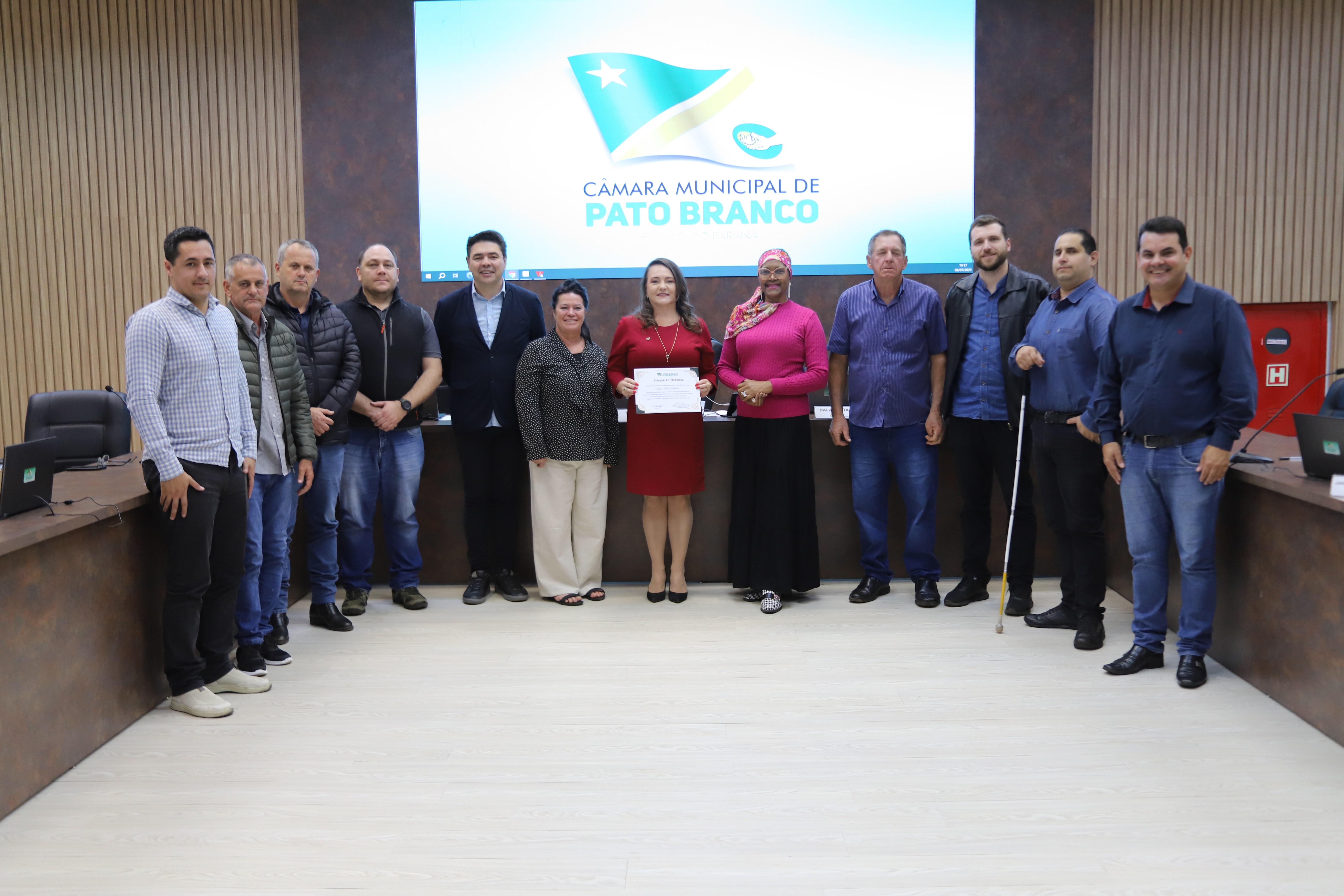 Praça localizada no bairro Veneza passa a ser chamada de “João Maria dos Santos”